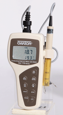 Oakton® CON 110 Handheld Conductivity/TDS Meter